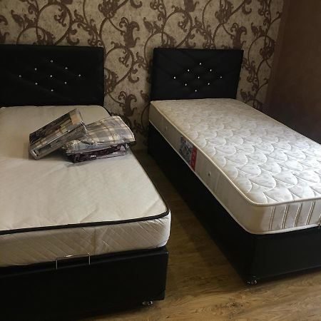 Lela'S Guest House Batumi Esterno foto