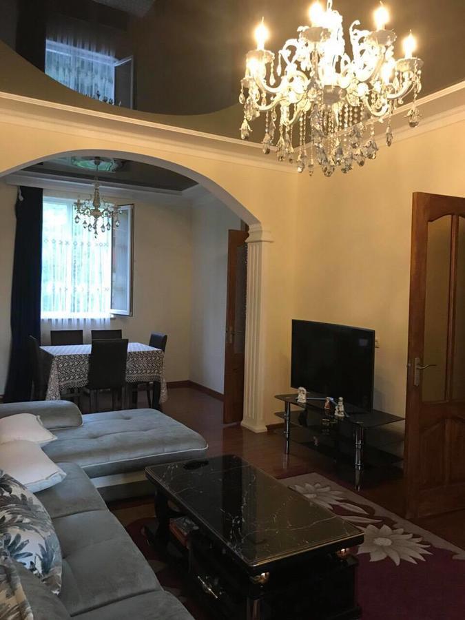 Lela'S Guest House Batumi Esterno foto